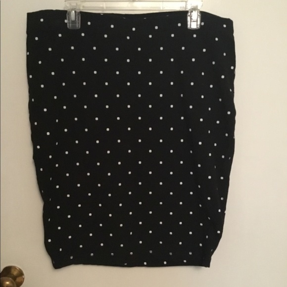 Old Navy Plus Size Polka Dot Pencil Skirt 1X - Picture 2 of 3
